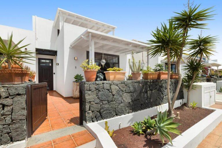 Puerto Calero villa for sale