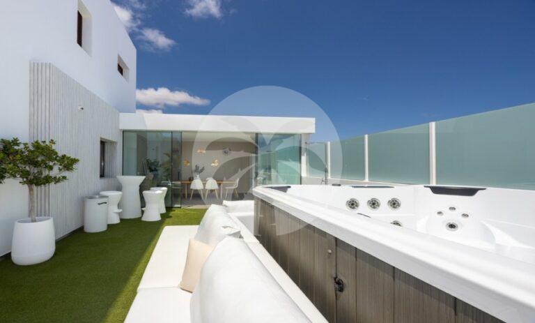 Luxury independent villa Costa Teguise